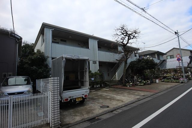 ガーデン深沢の建物外観