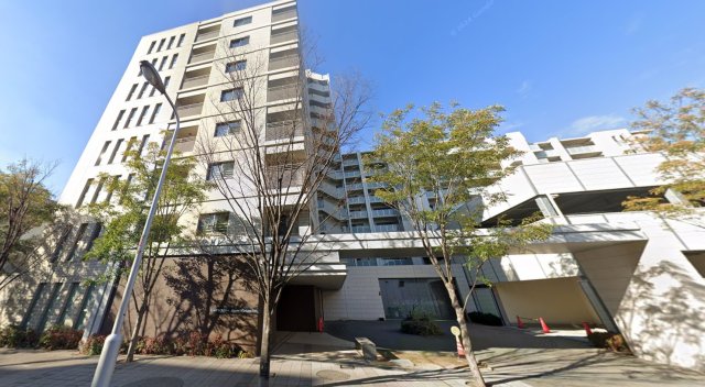 【大阪市阿倍野区播磨町のマンションのエントランス】