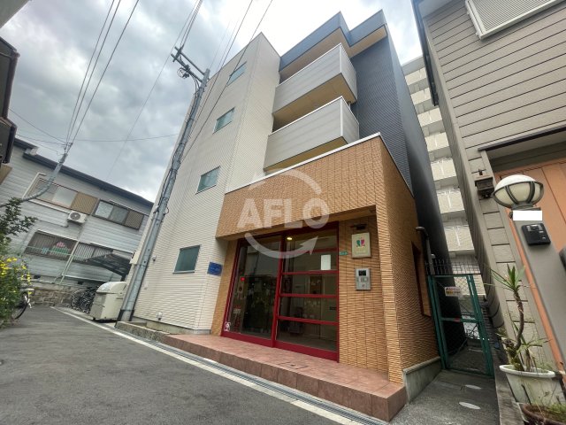 【大阪市阿倍野区松崎町のマンションのエントランス】