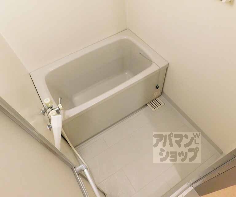 バス・シャワールーム　広々したお風呂です