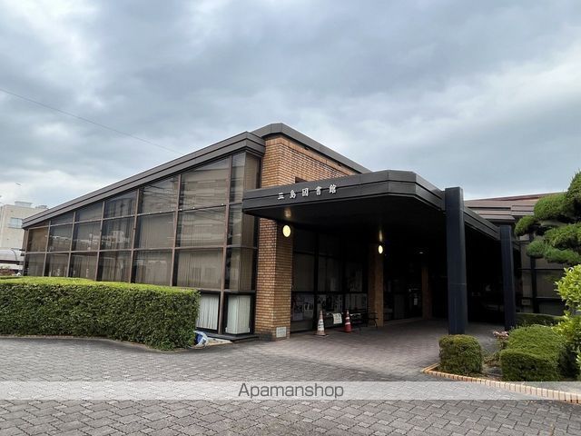 図書館　四国中央市　三島図書館（図書館）まで154m