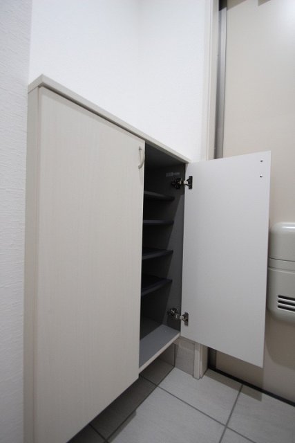 収納　同物件別号室の写真です。