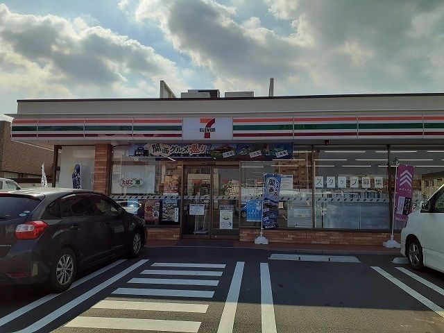 コンビニ　セブンイレブン半田住吉町店（コンビニ）まで387m