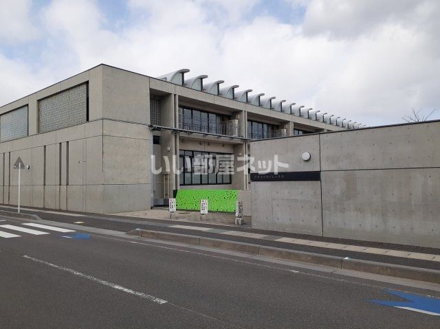 小学校　鈴鹿市立旭が丘小学校（小学校）まで534m