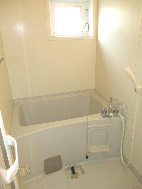 バス・シャワールーム　バス・トイレ別の間取りです（イメージ）