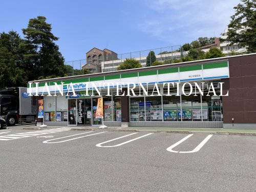 コンビニ　ファミリーマート 純心学園前店（コンビニ）まで1713m