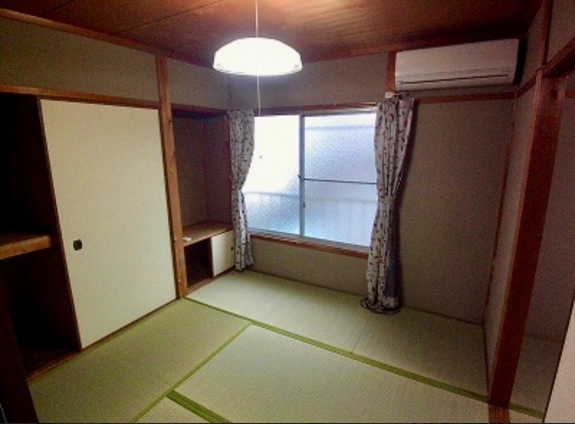 居室・リビング　日当たり良好、和の空間