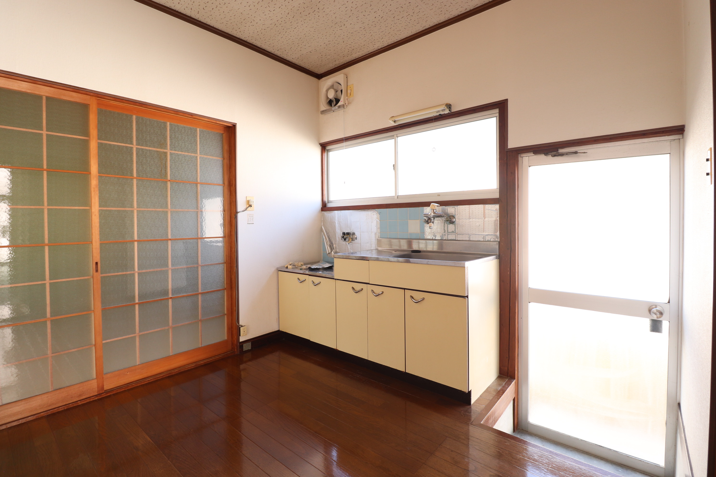 居室・リビング　4帖で快適空間♪