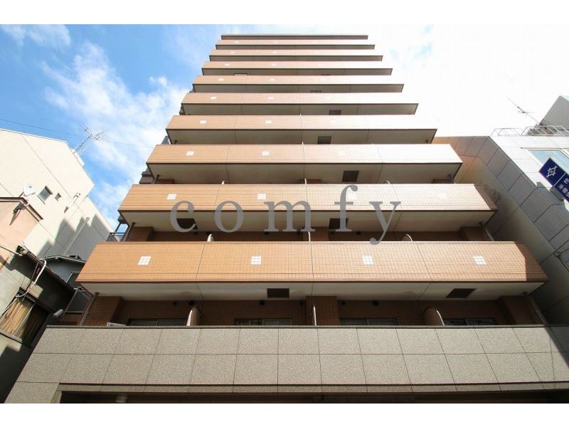 建物外観　タイル貼りの重厚感のある外観