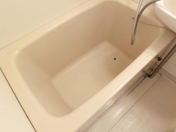 バス・シャワールーム　キレイにリフォームされています！