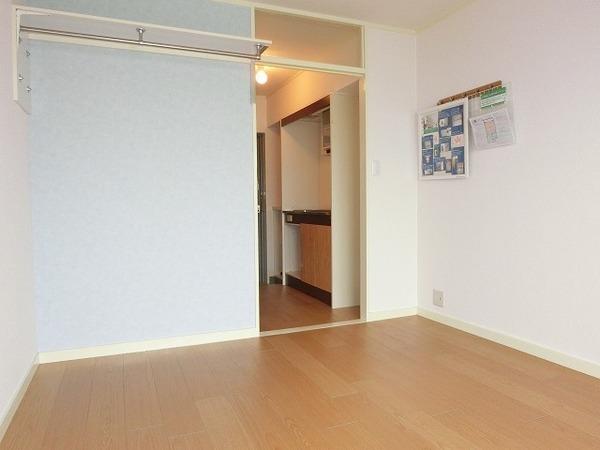 居室・リビング　室内きれいです！