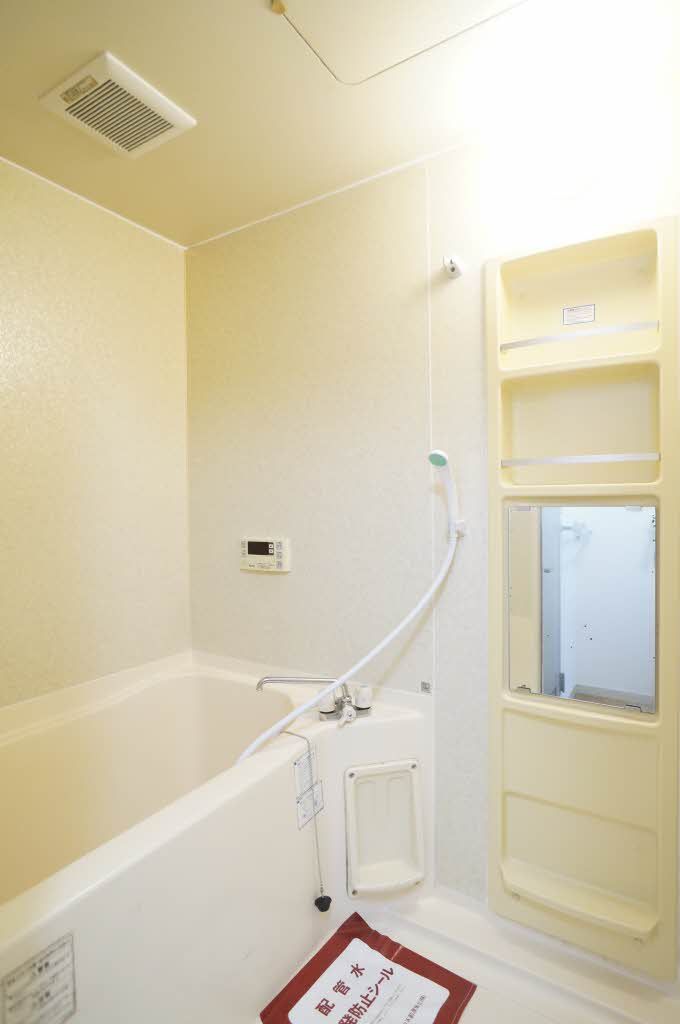 バス・シャワールーム　バスルーム