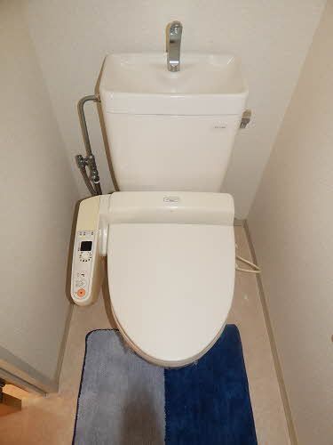 トイレ　温水洗浄便座