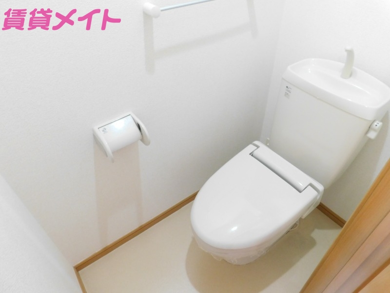 トイレ　同型参考写真