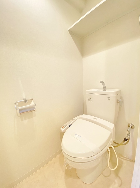 トイレ　暖房便座付きシャワートイレ