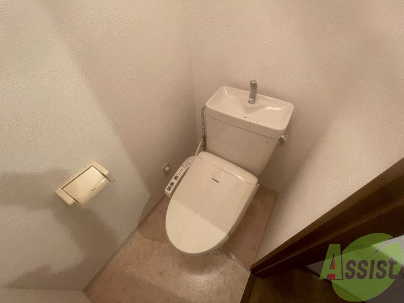 トイレ　温水洗浄便座なので、毎日快適に使用できそうですね。