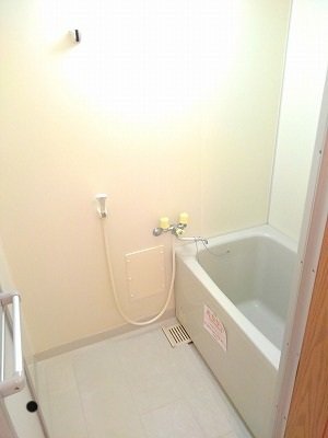 バス・シャワールーム　きれいなお風呂です