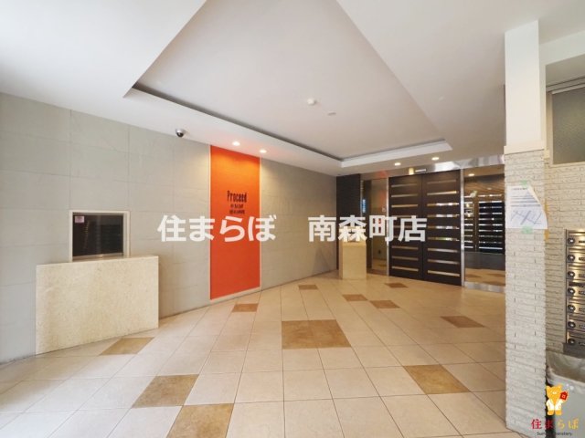 エントランス　「暮らしの設計図は、ここから始まります。」