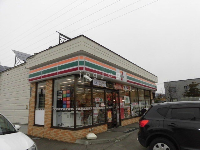 コンビニ　セブンイレブン東５北１（コンビニ）まで578m