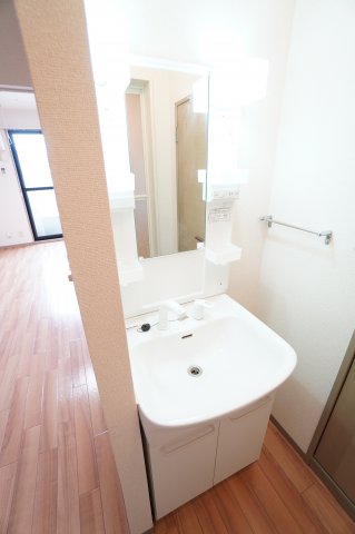 洗面設備　※同物件・同タイプの写真です。