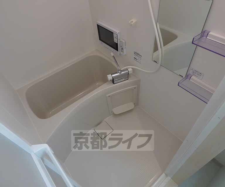 バス・シャワールーム　バスルームです。