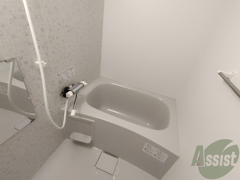 バス・シャワールーム　浴室は綺麗でゆったりとお過ごしいただけます。