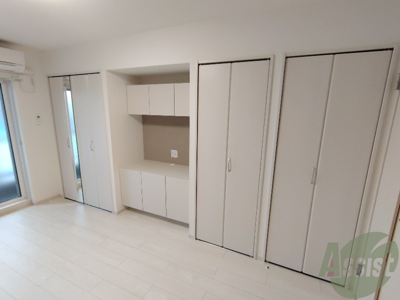 収納　収納は大きく、たくさんの物がしまえそうです。