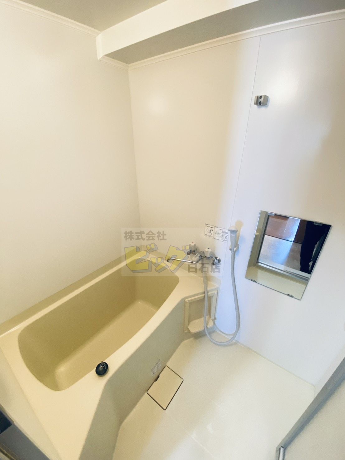 バス・シャワールーム　広々タイプのお風呂です♪