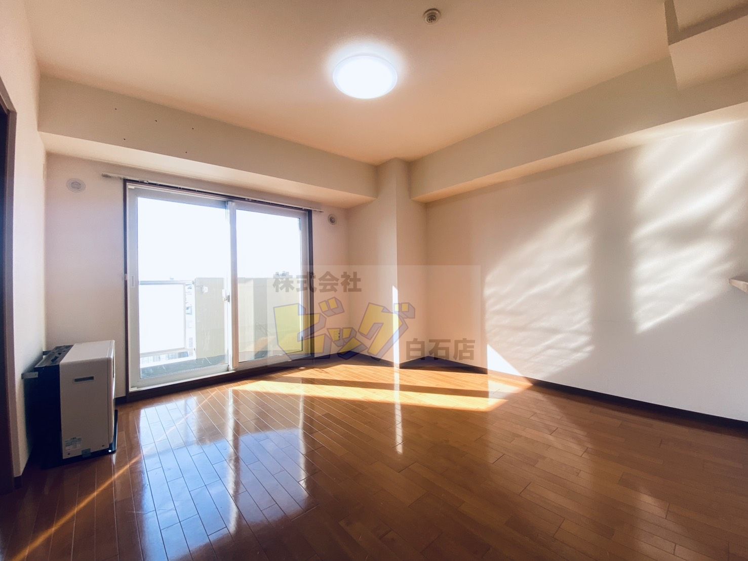 居室・リビング　陽当たり良好で明るいリビングです♪