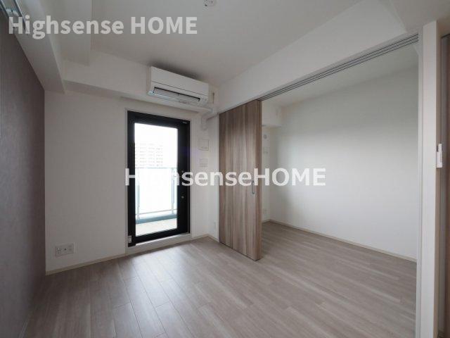 居室・リビング　こちらの居間で趣味の時間をお楽しみください