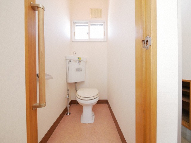 トイレ　ゆったりとした空間のトイレです