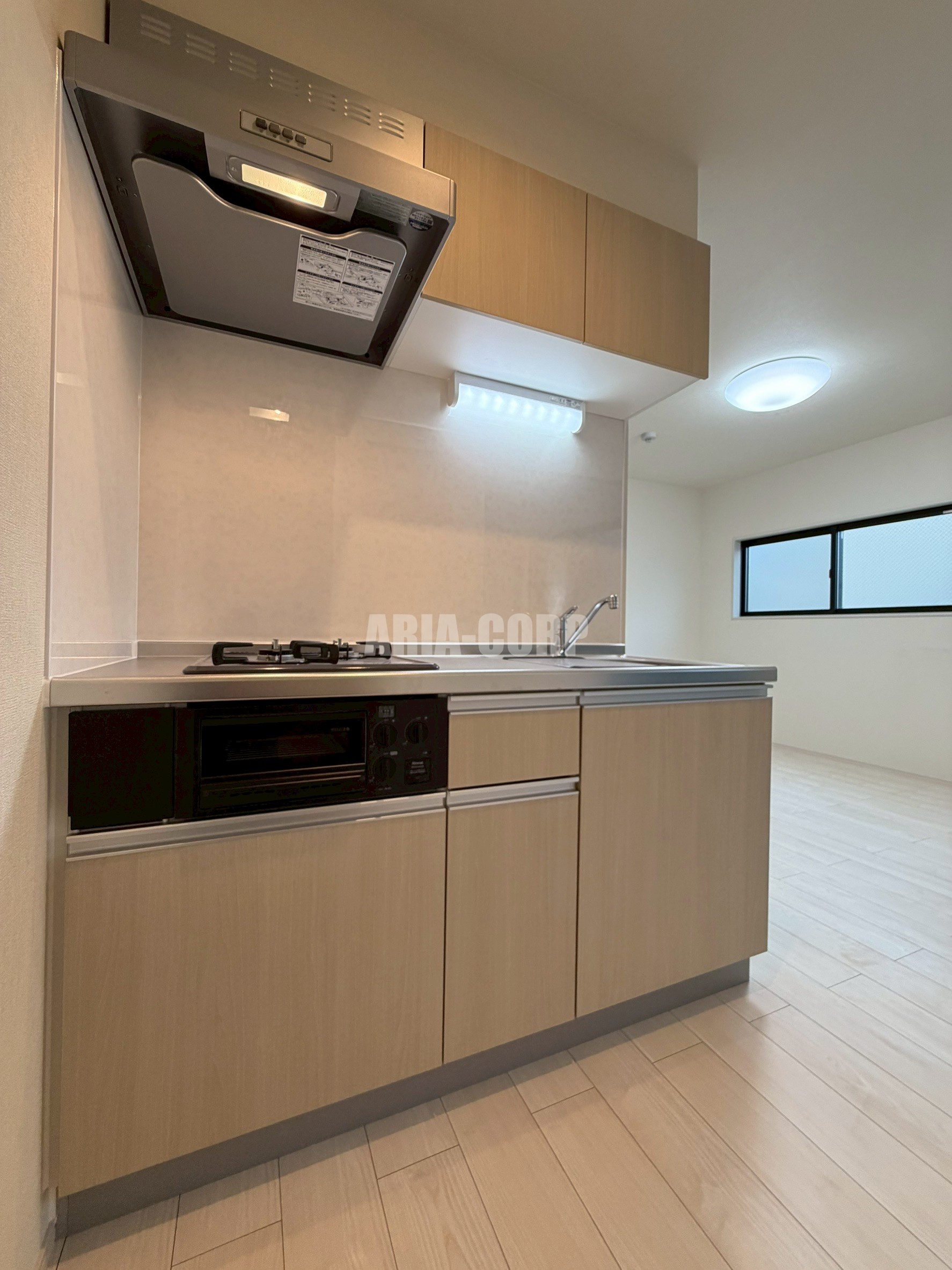 キッチン　2コンロ付き、幅広のキッチンスペース♪