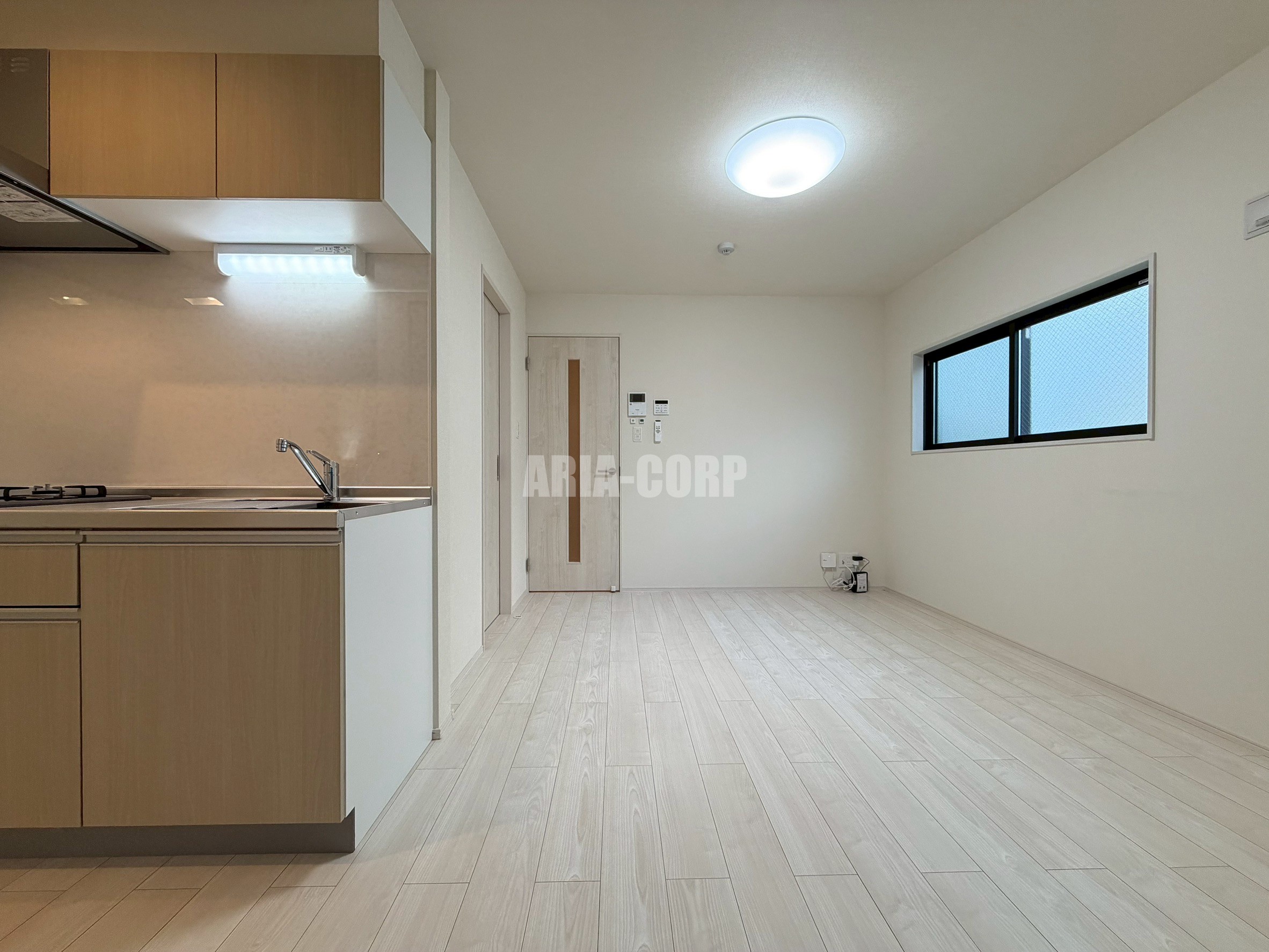 居室・リビング　白を基調とした統一感あるお部屋です！