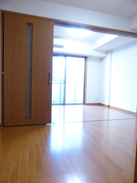 居室・リビング　※別部屋参考写真