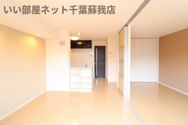 居室・リビング　ゆったり過ごせる居間です