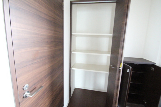 玄関　※別号室写真です