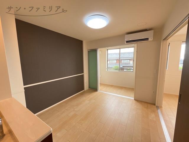 居室・リビング　同一物件別部屋写真