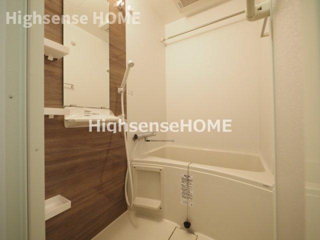 バス・シャワールーム　コンパクトで使いやすいお風呂です