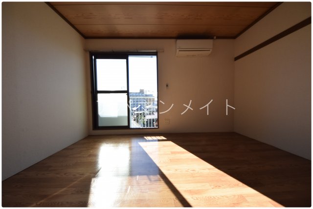 居室・リビング　居間です