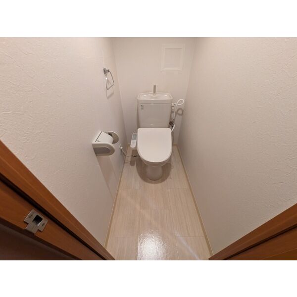 トイレ　※別室の参考写真の為、現況優先です。