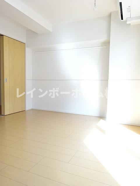 居室・リビング　こちらのリビングで趣味の時間をお楽しみください