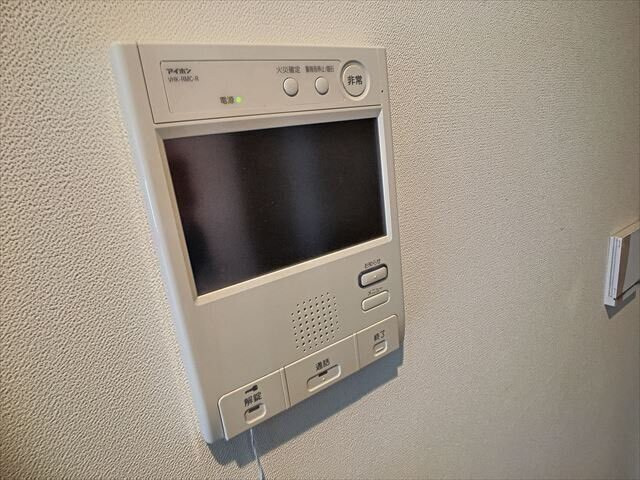 セキュリティ　アメックス博多県庁前