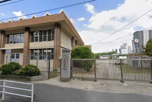 小学校　福岡市立千代小学校（小学校）まで575m