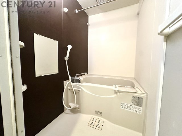 バス・シャワールーム　浴室乾燥機付きで便利です！