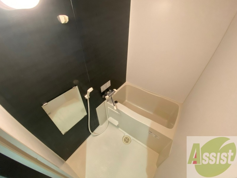 バス・シャワールーム　お風呂になります。一日の疲れを癒してくださいね。