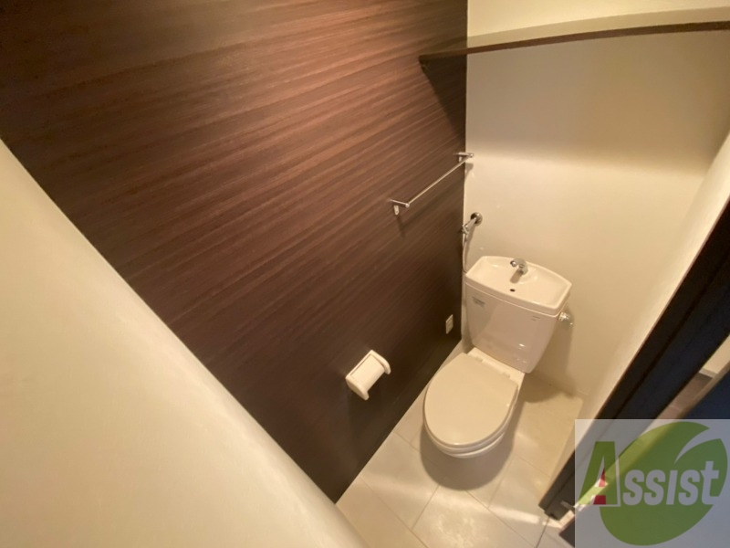 トイレ　こちらはトイレです。清潔感があり、安心して使用できます。