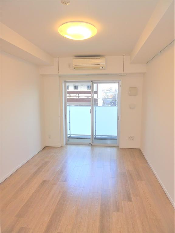 居室・リビング　反転タイプ　参考写真