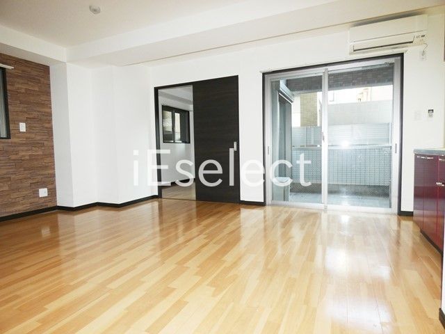 居室・リビング　家具を置いてもゆとりのある１１．８帖のリビング