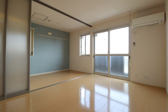 居室・リビング　ゆったり過ごせる居間です