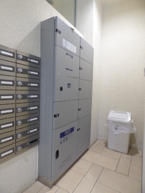 ロビー　宅配ボックス設置